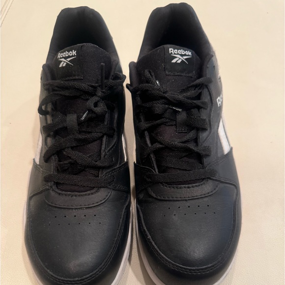 Steel toe, men size 11 Reebok shoes in great condition, only been worn twice - Picture 1 of 5